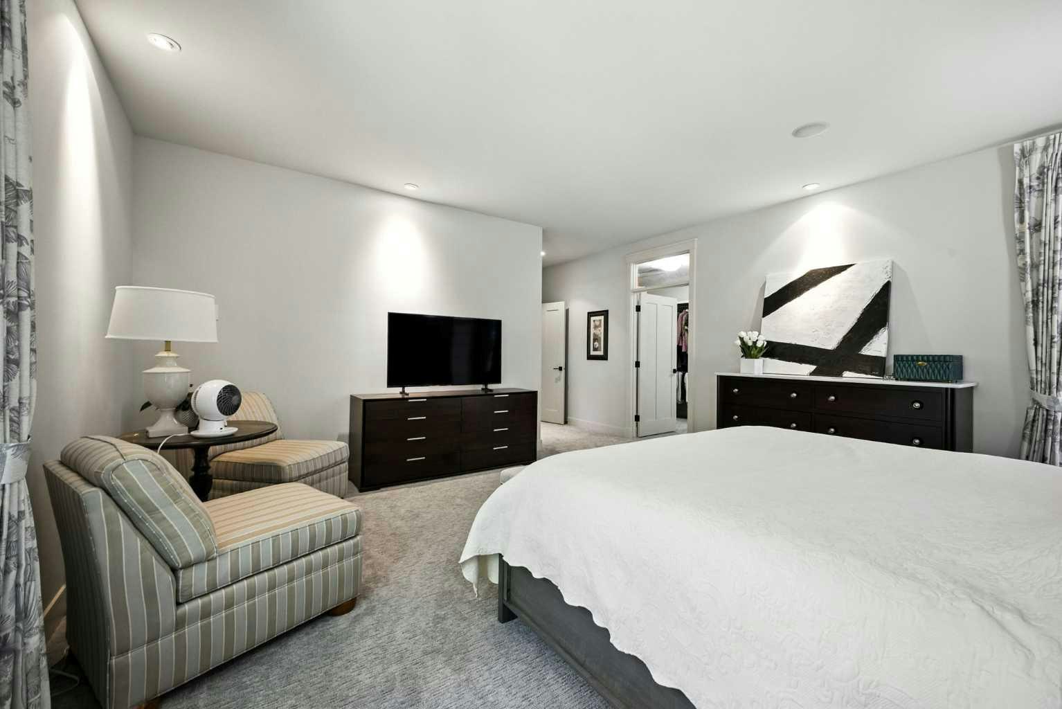 16 Spring Valley Lane SW, Calgary, AB, T3H 4V2 - 35