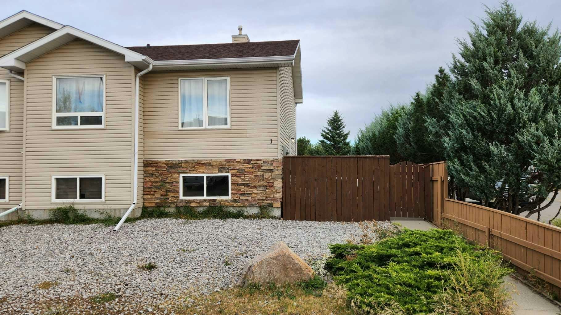1-720 Heritage Boulevard W, Lethbridge, AB, T1K 7X7