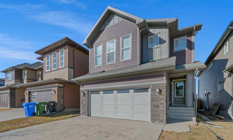 331 Savanna Way NE
