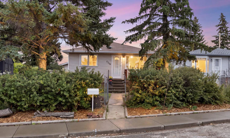3708 66 Street NW