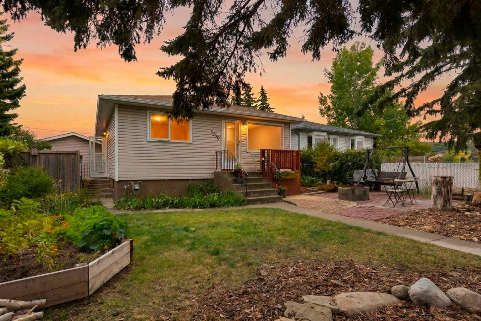 3708 66 Street NW, Calgary, AB, T3B 2H9