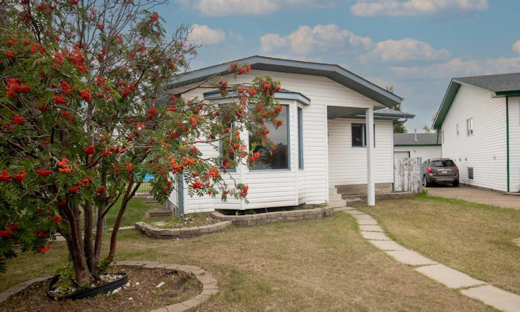 65 Sunrise Close