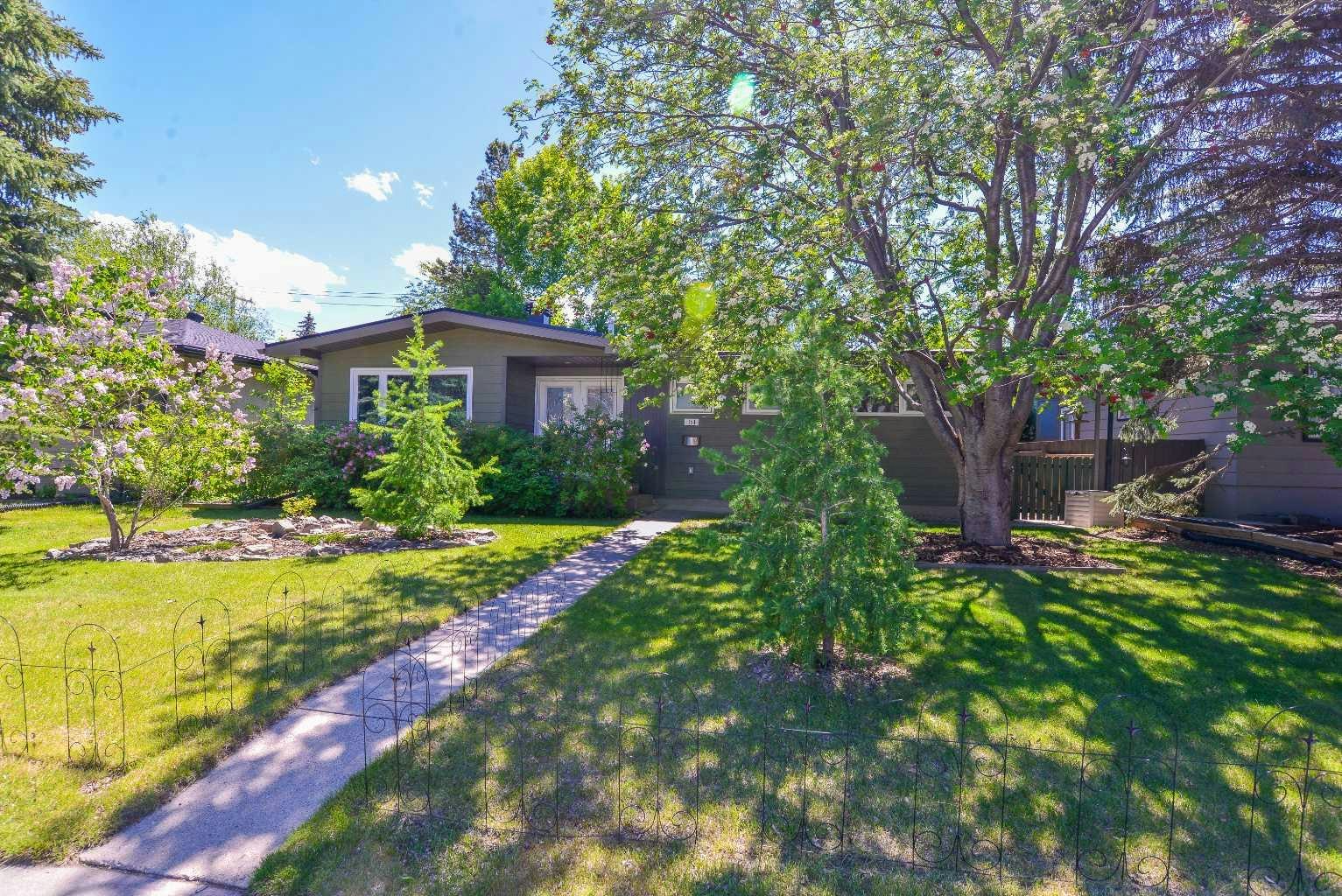 361 Capri Avenue NW, Calgary, AB, T2L 0J5