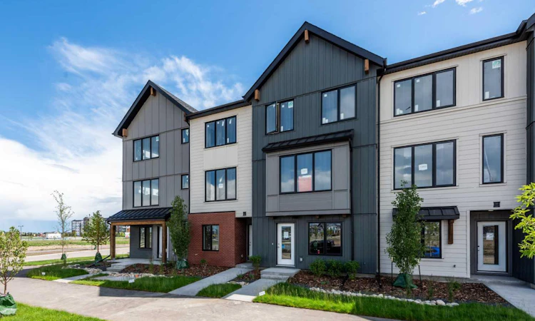 51 Mercado Lane SE