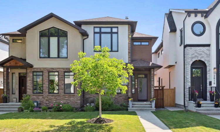 2808 26 Street SW