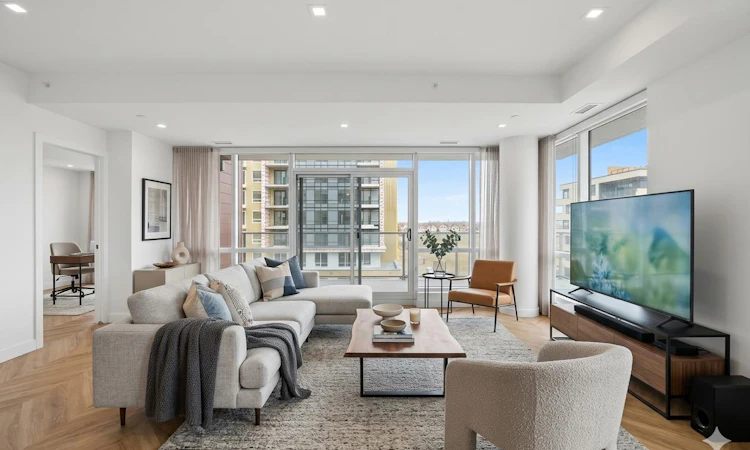 415-8445 Broadcast Avenue SW