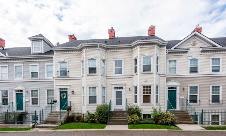 46 Prestwick Gardens SE