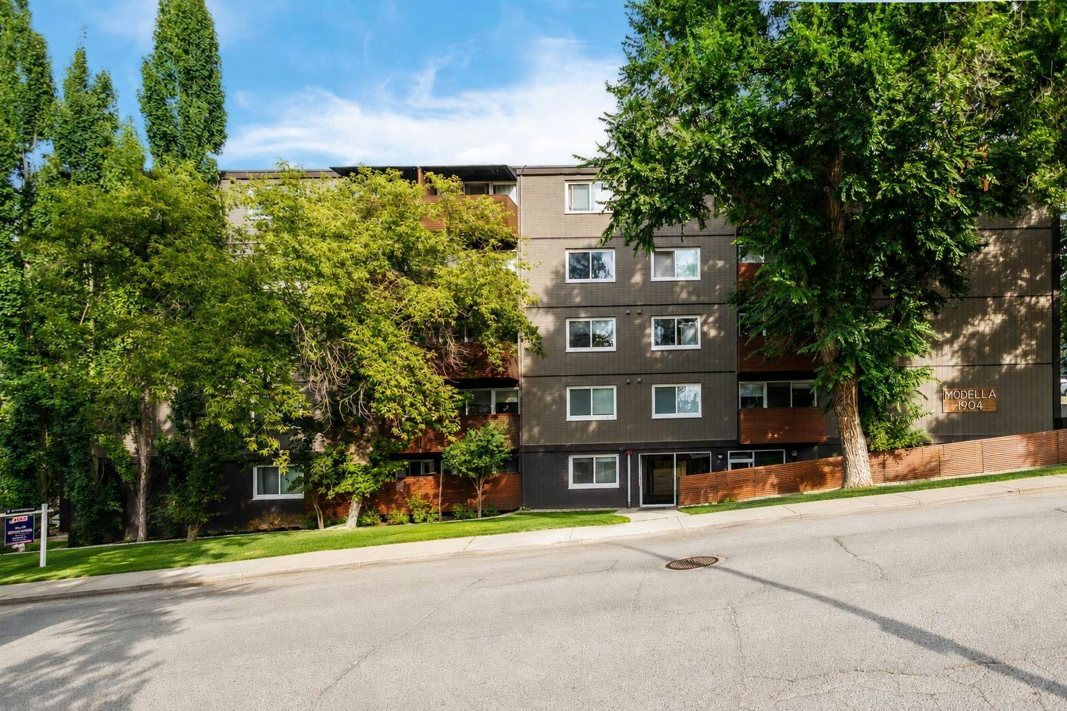 406-1904 10 Street SW, Calgary, AB, T2T 3G1