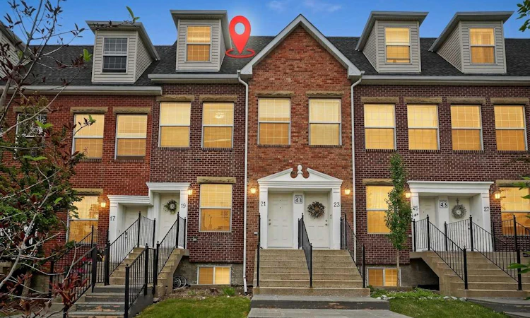 21-43 Springborough Boulevard SW