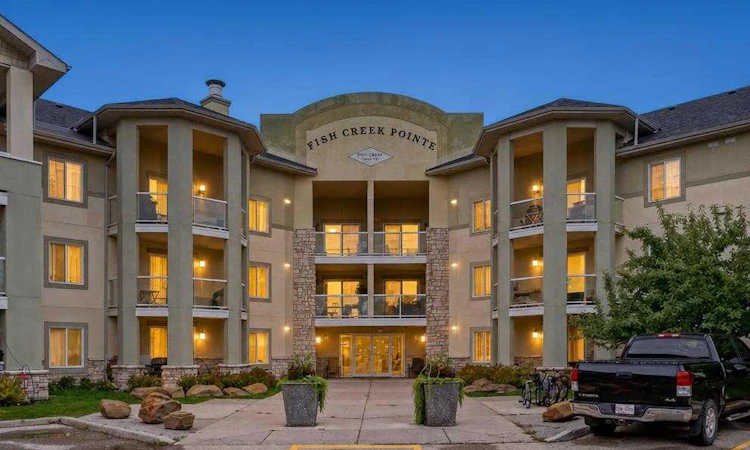 2307-2518 Fish Creek Boulevard SW