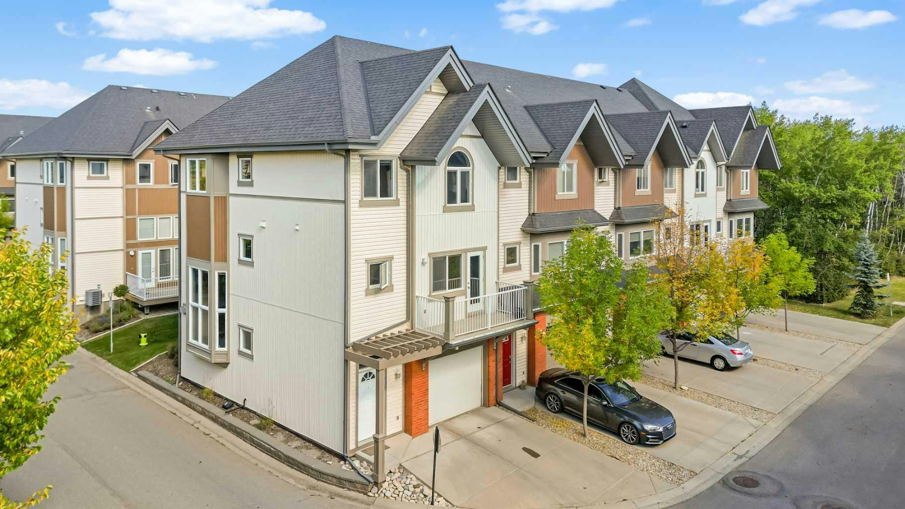 1010 Wentworth Villas SW, Calgary, AB, T2E 1Y6