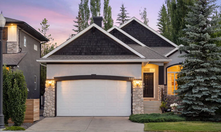146 Discovery Ridge Way SW