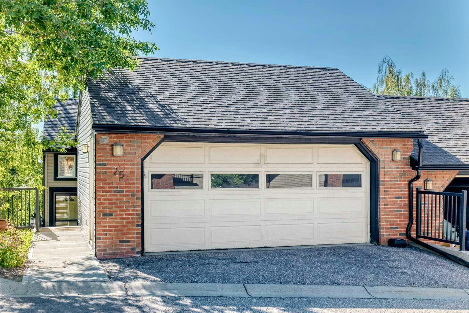 25-448 Strathcona Drive SW, Calgary, AB, T3H 1M3