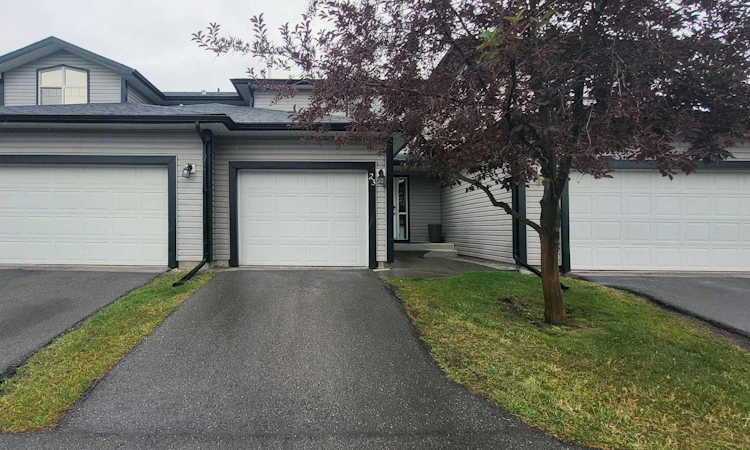 23-102 Canoe Square SW
