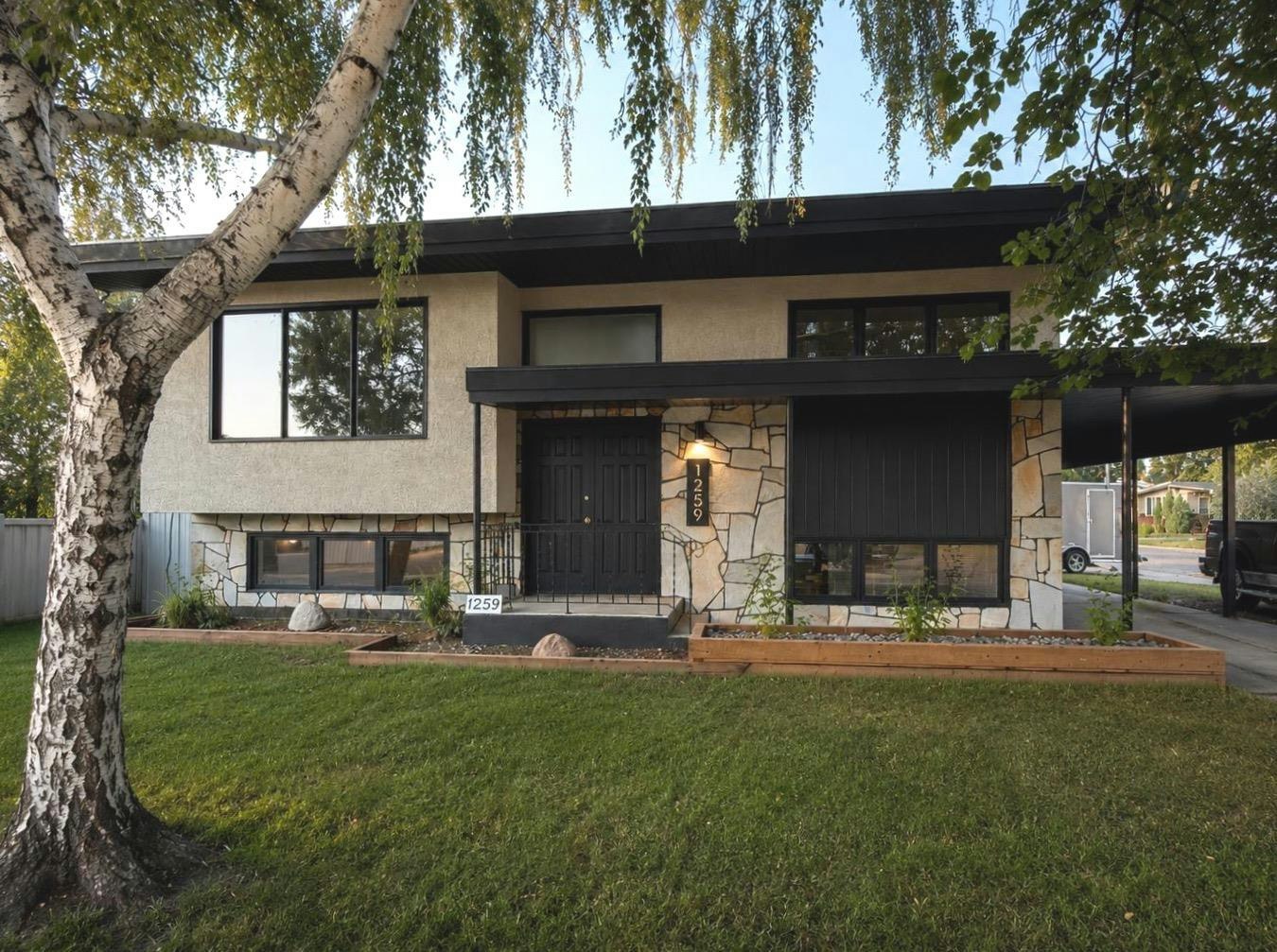 1259 St Catherine Road N, Lethbridge, AB, T1H 4E9