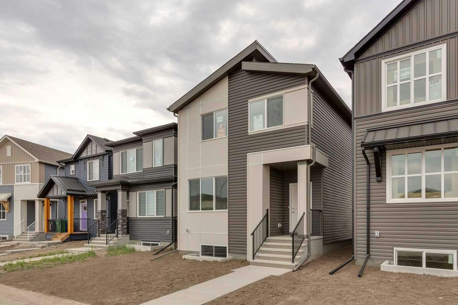 112 Lucas Green NW, Calgary, AB, T3P 2X9
