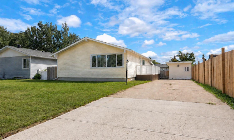 2 Blair Crescent