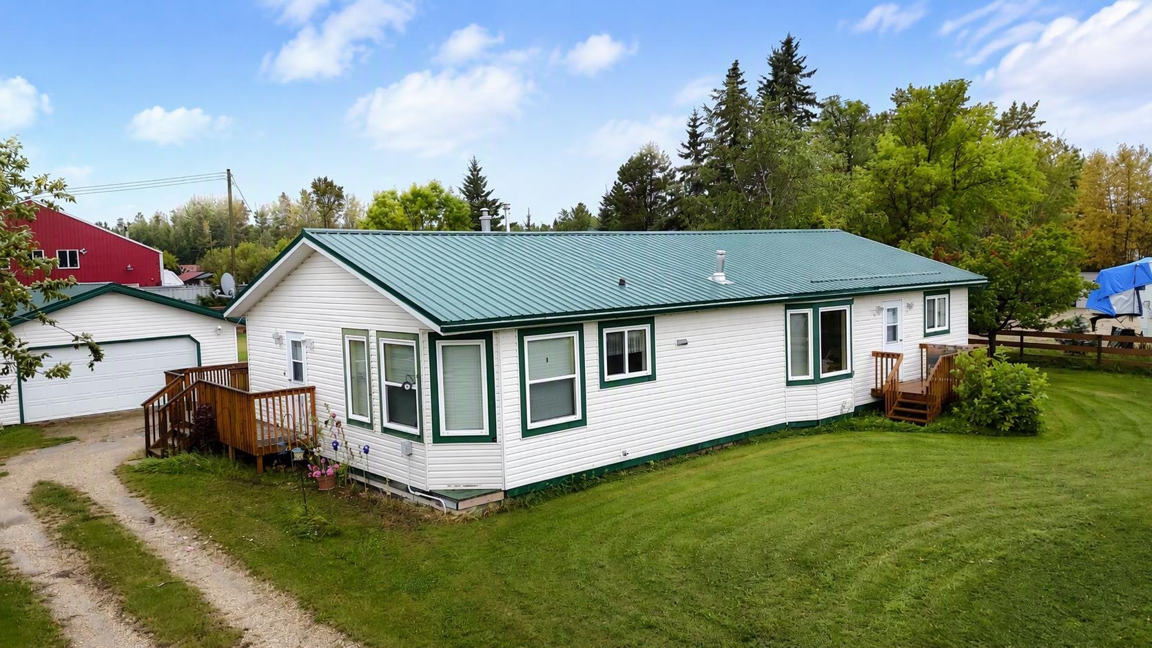 92 Peace River Avenue, Big Lakes County, AB, T0G 1J0