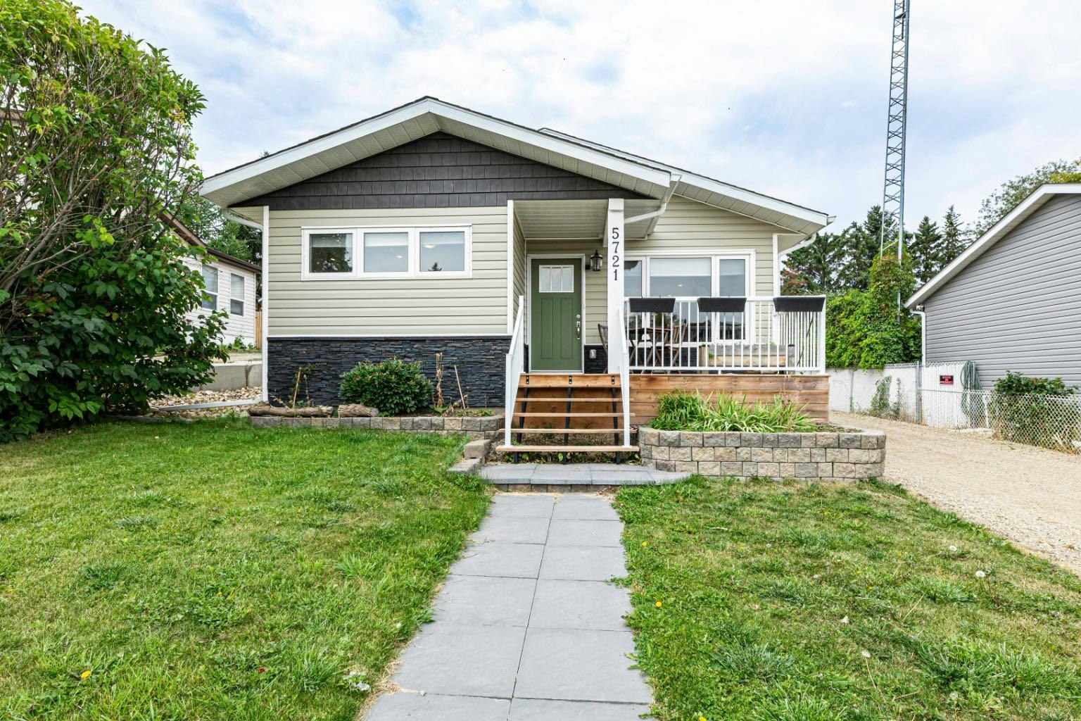 5721 51 Avenue, Innisfail, AB, T4G 1R4