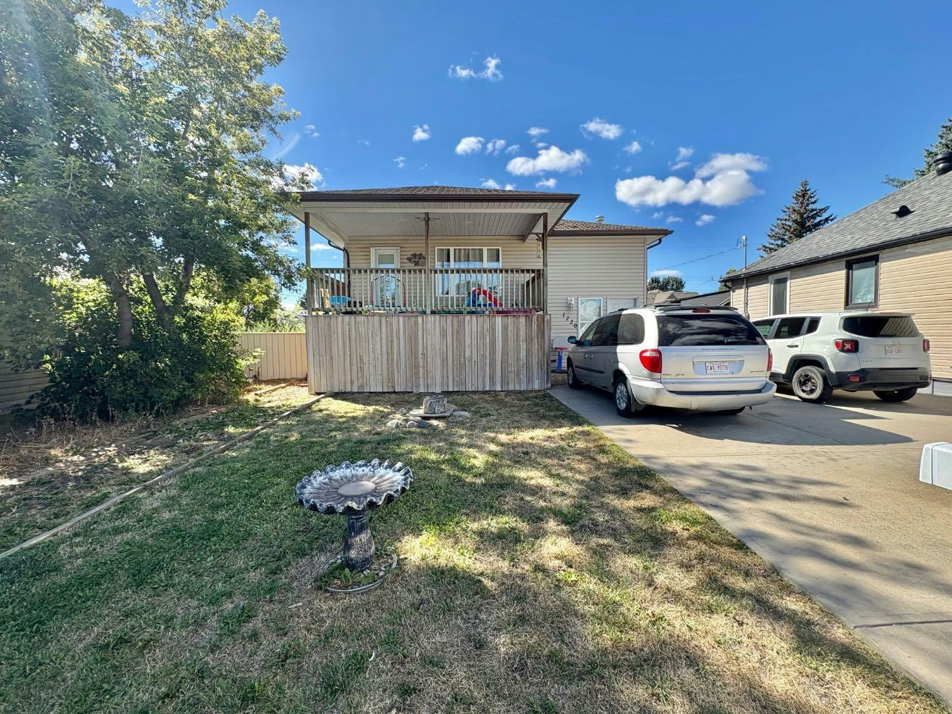 1220 9 Street N, Lethbridge, AB, T1H 1Z9