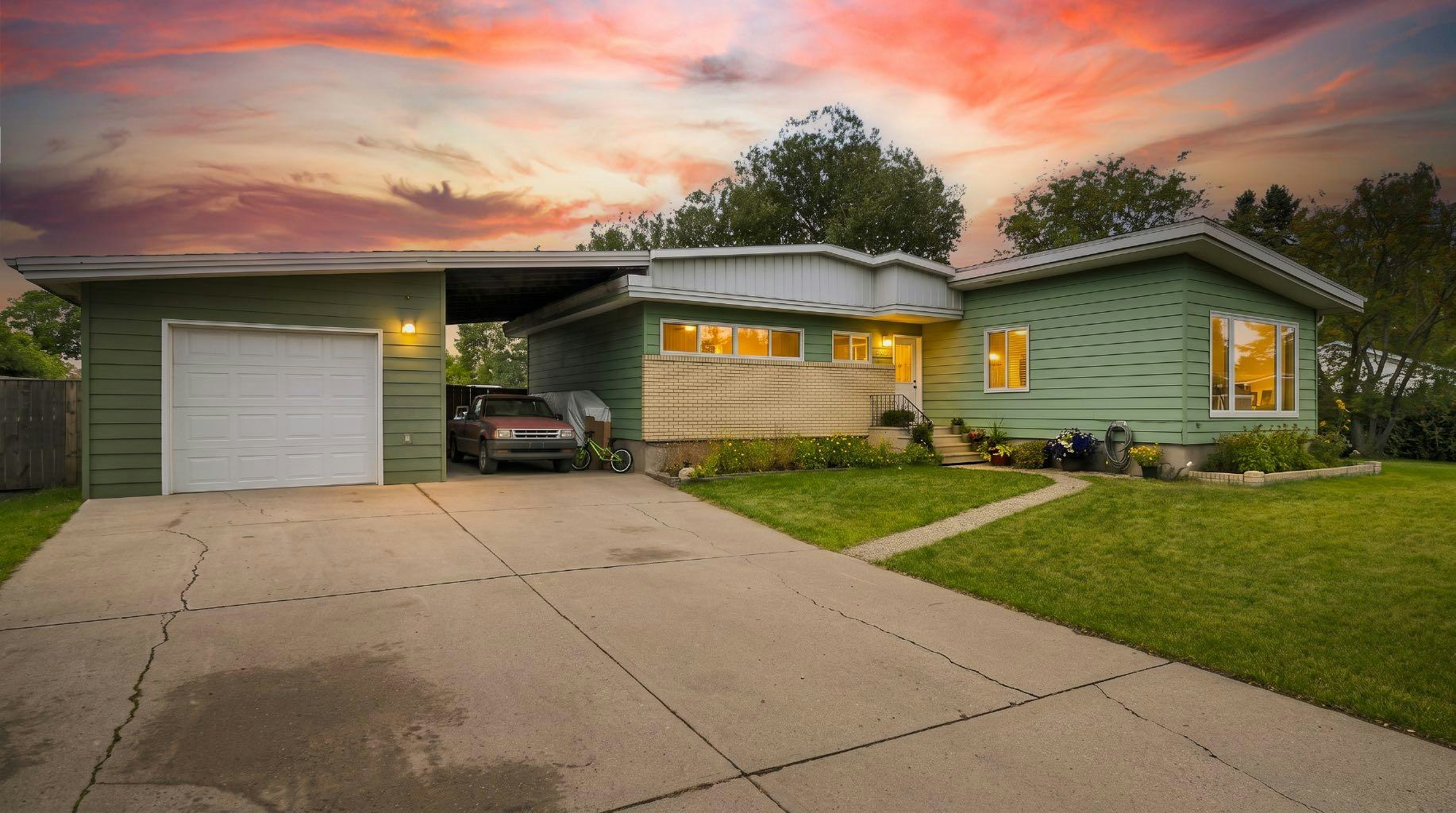 5206 47 Avenue, Olds, AB, T4H 1E9