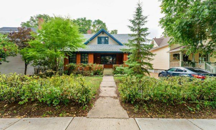 275 3 Ave E