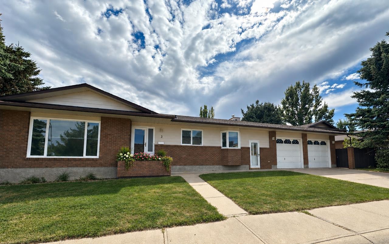 3 Kings Crescent S, Lethbridge, AB, T1K 5G4