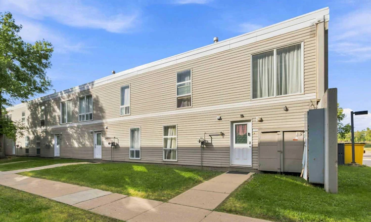 1542-21 Macdonald Drive