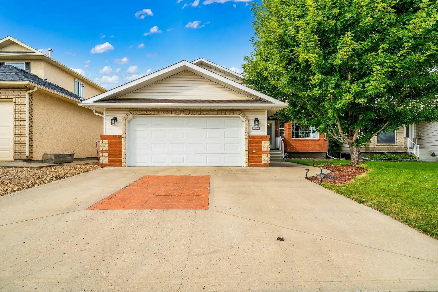 896 Spruce Way SE, Medicine Hat, AB, T1B 4M7