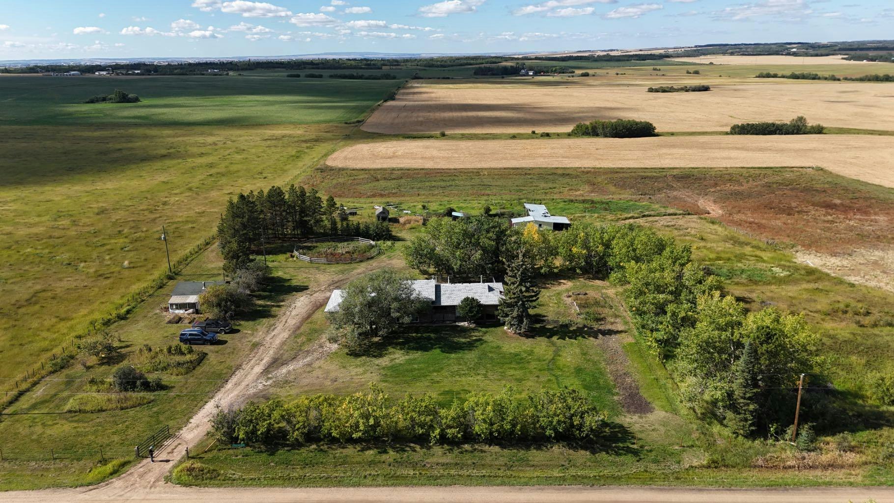 725002 Range Road 52, County of Grande Prairie, AB, T8X 4M8