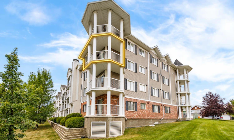 4301-31 Country Village Manor NE