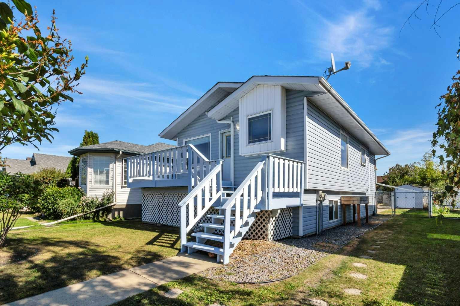 9 Harper Drive, Sylvan Lake, AB, T4S 1T5