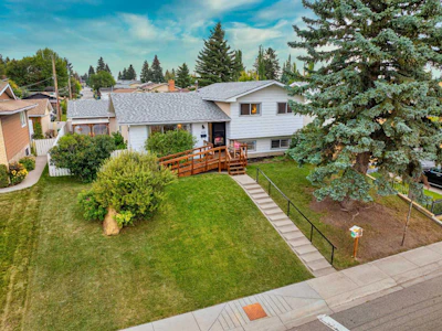 412 78 Avenue NE - 3