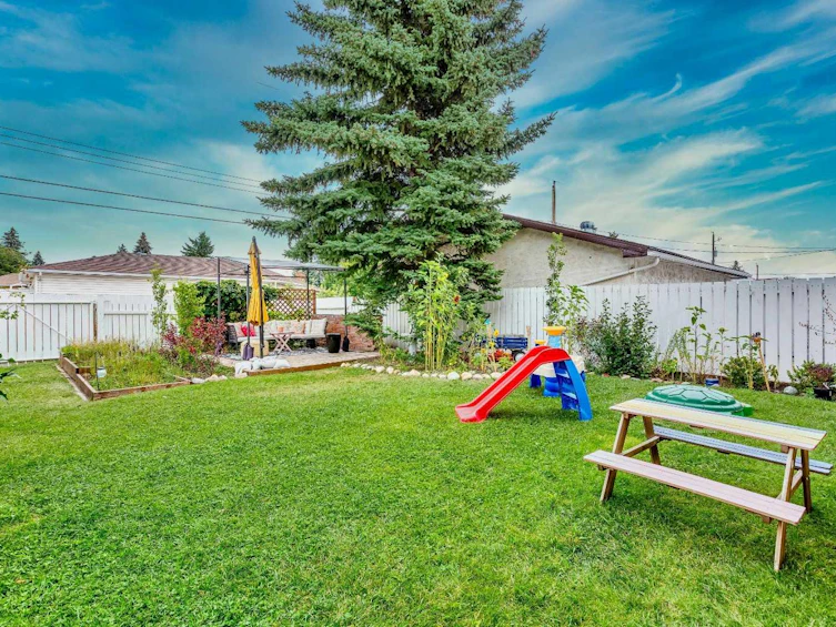 412 78 Avenue NE, Calgary, AB, T2K 0R8 - 34