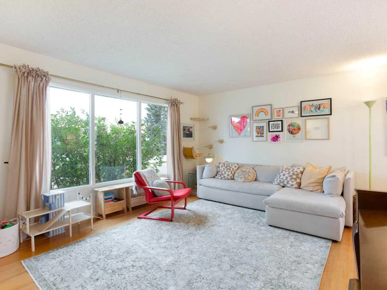 412 78 Avenue NE, Calgary, AB, T2K 0R8 - 4