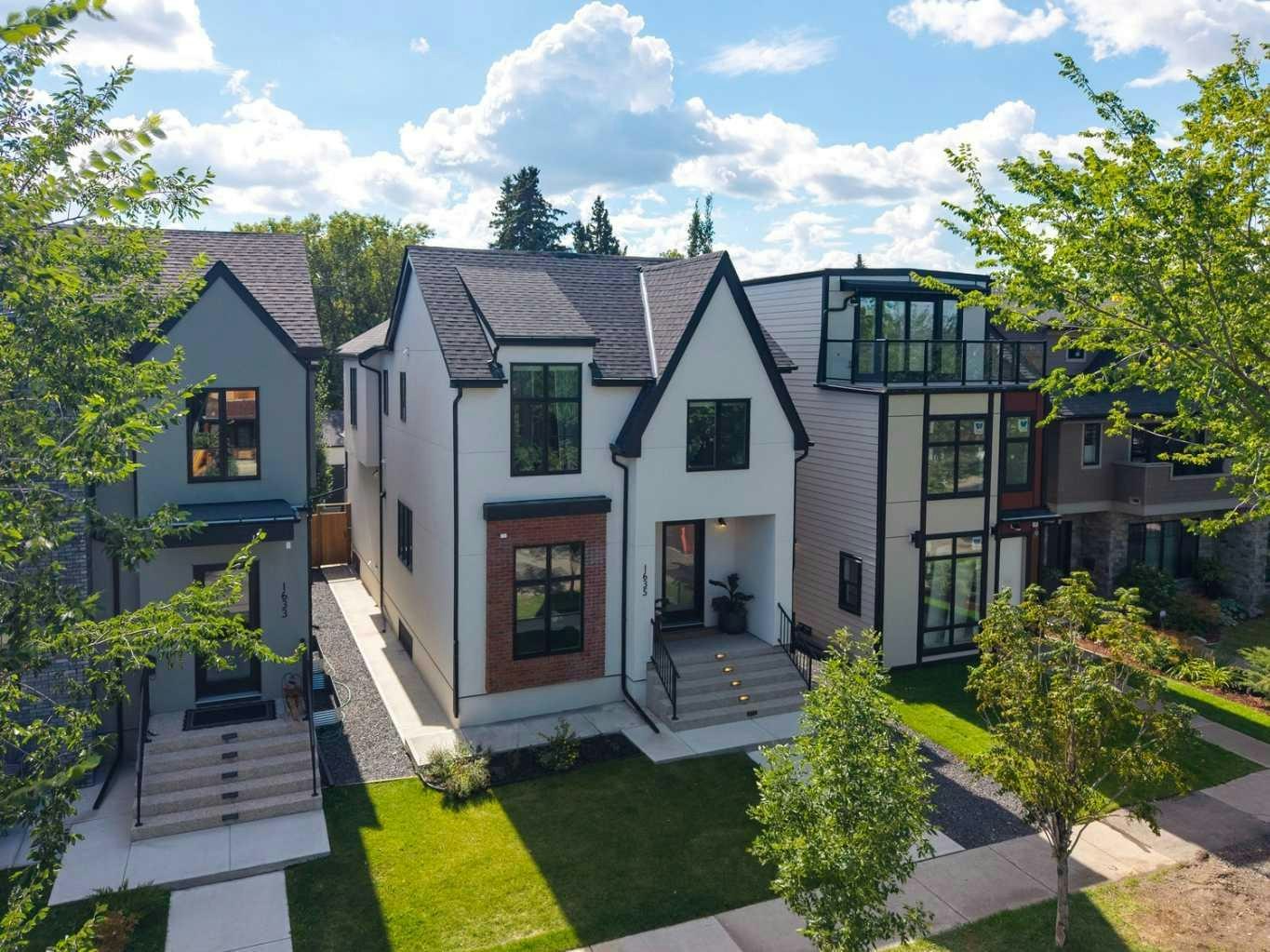 1635 Bowness Road NW, Calgary, AB, T2N 3K1