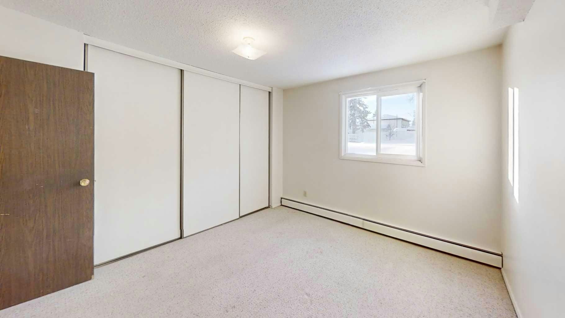 301-9656 Hillcrest Drive, Grande Prairie, AB, T8V 1B1 - 9