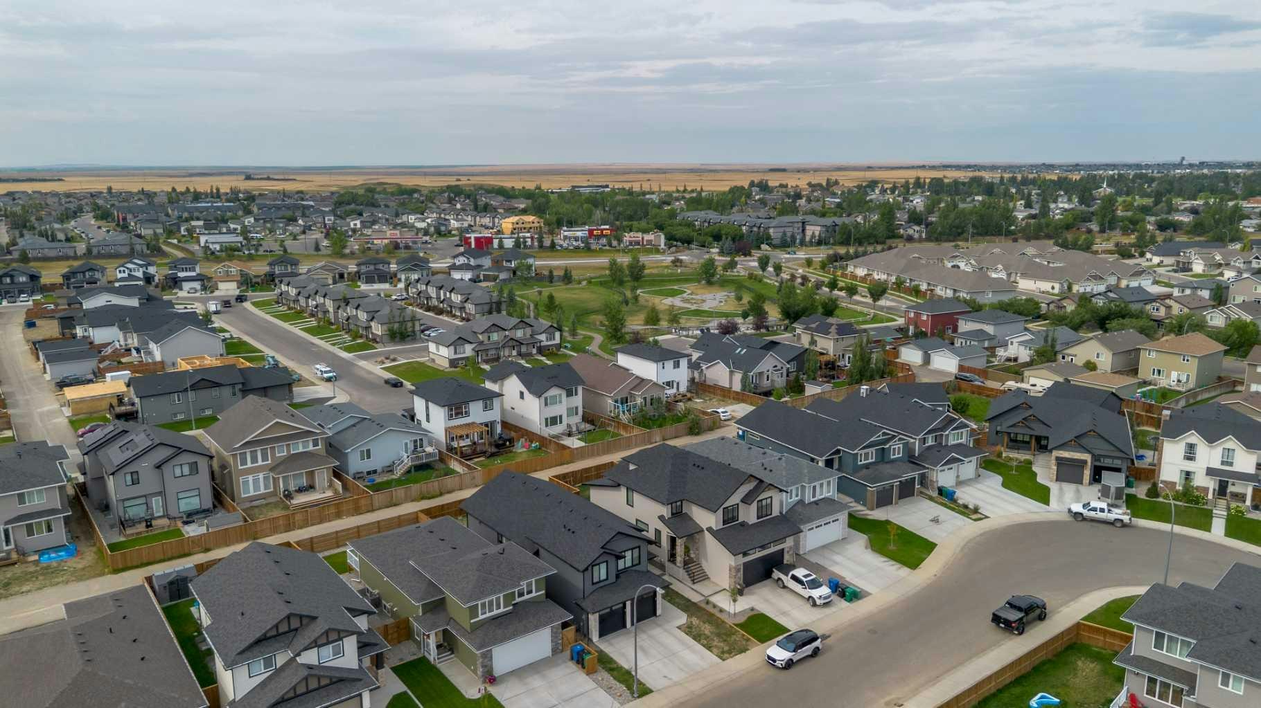 541 Riverhills Way W, Lethbridge, AB, T1K 8H8 - 38