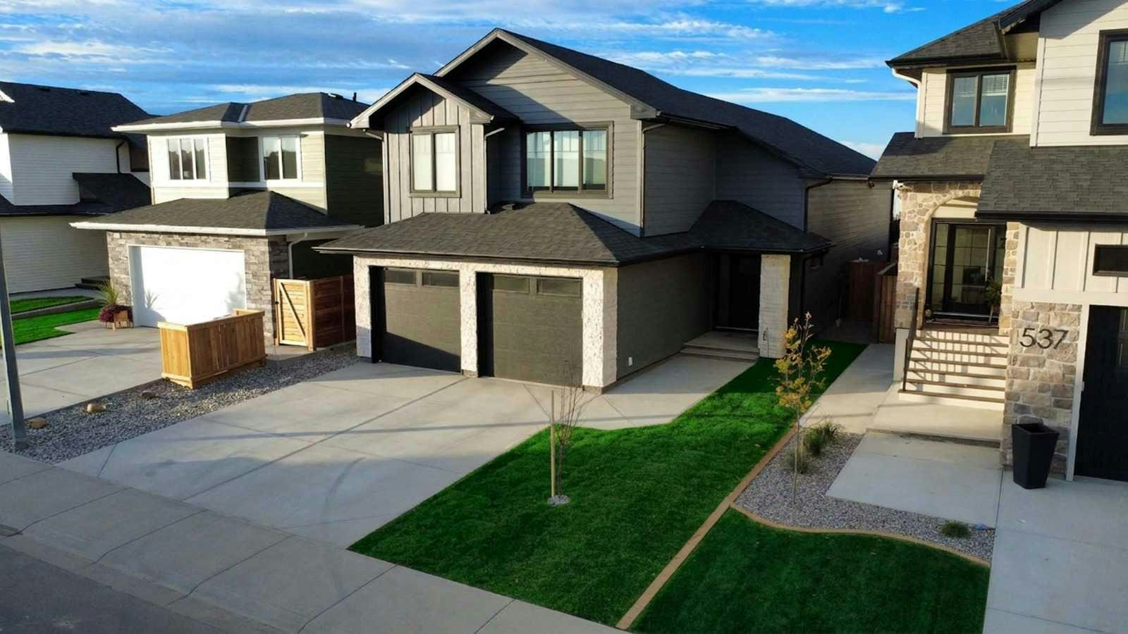 541 Riverhills Way W, Lethbridge, AB, T1K 8H8 - 2
