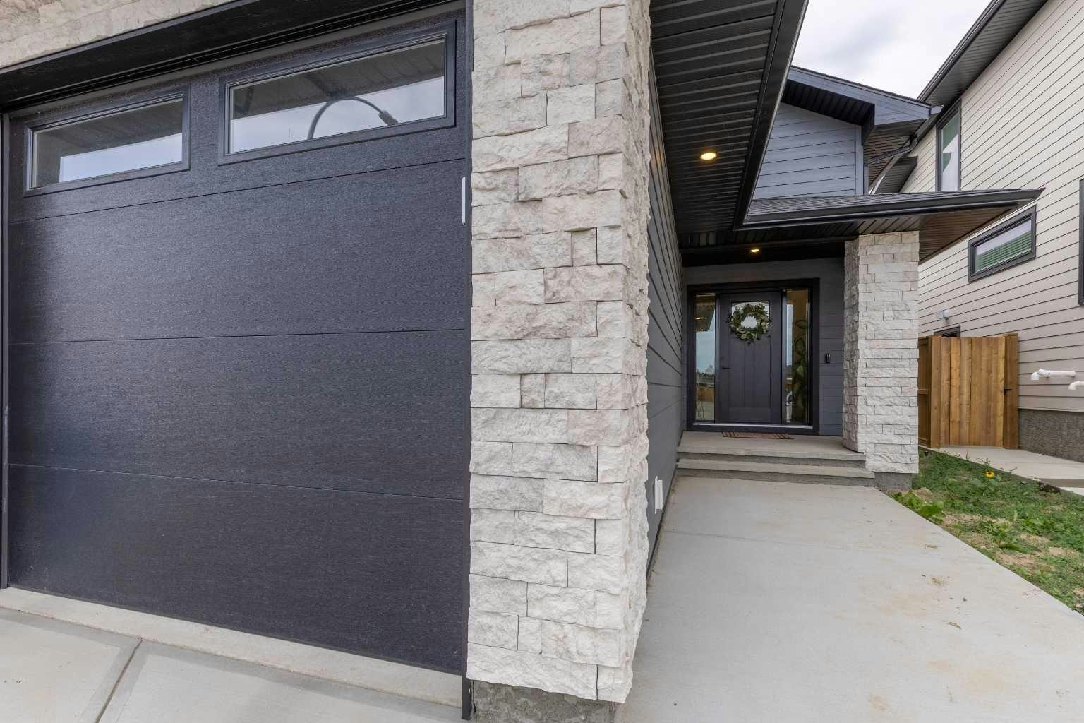 541 Riverhills Way W, Lethbridge, AB, T1K 8H8 - 2