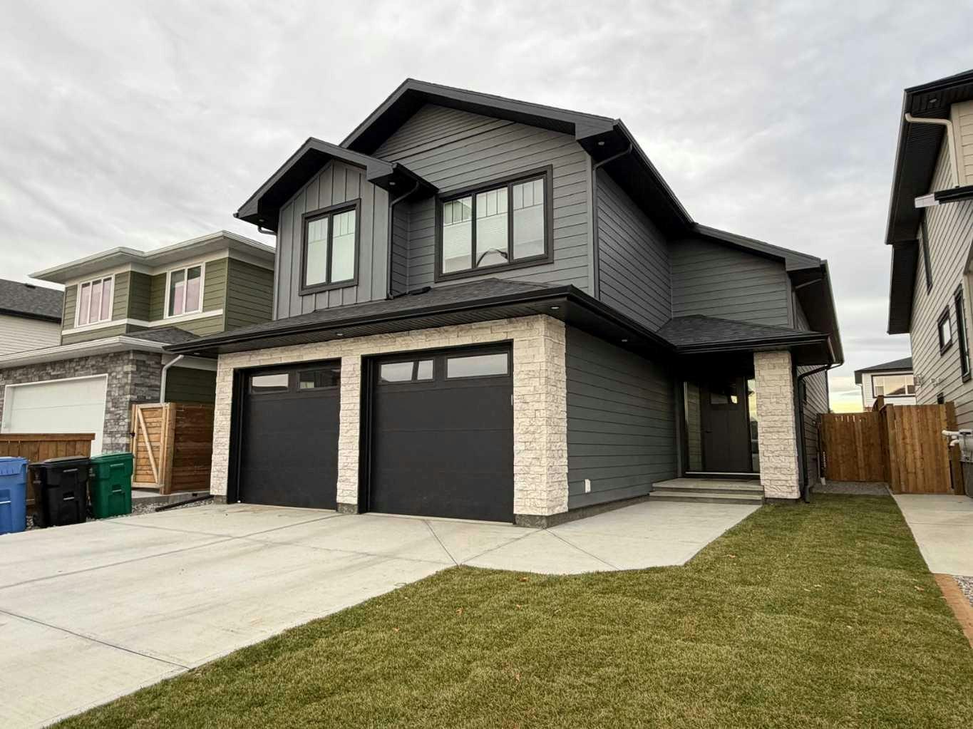 541 Riverhills Way W, Lethbridge, AB, T1K 8H8