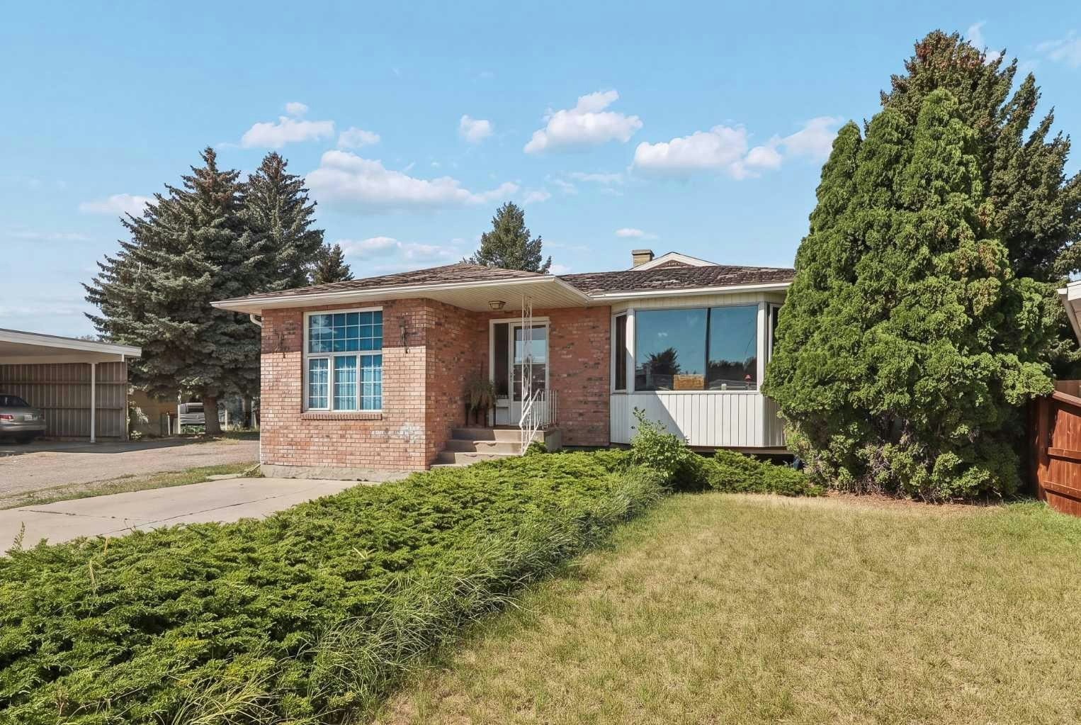 1305 18 Avenue S, Lethbridge, AB, T1K 1B6