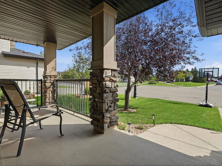 36 Crystal Green Drive, Okotoks, AB, T1S 2N7 - 3