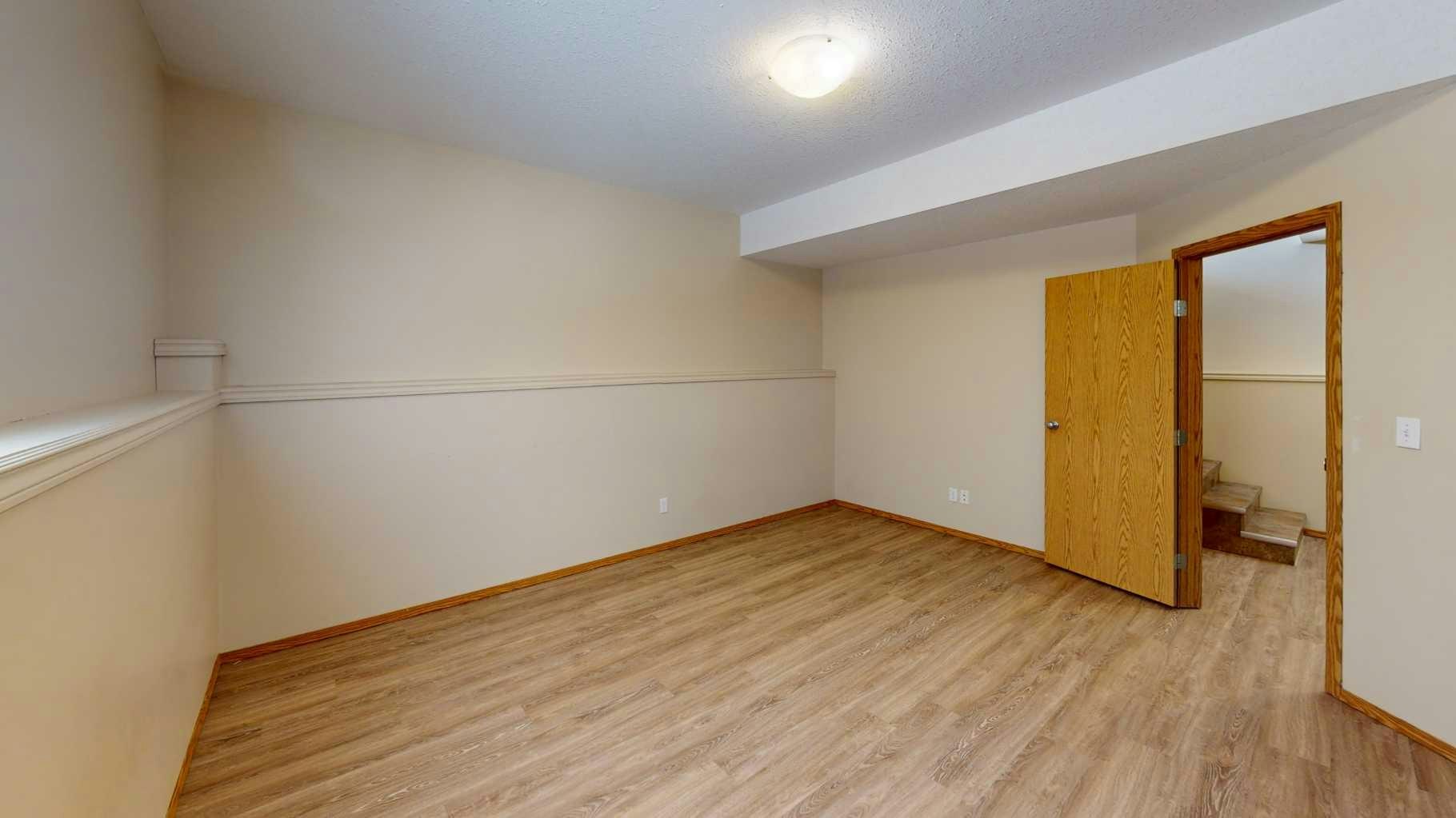 B-9911 109 Avenue, Grande Prairie, AB, T8V 1R7 - 13