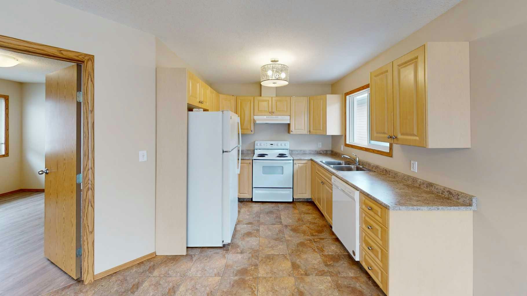 B-9911 109 Avenue, Grande Prairie, AB, T8V 1R7 - 2