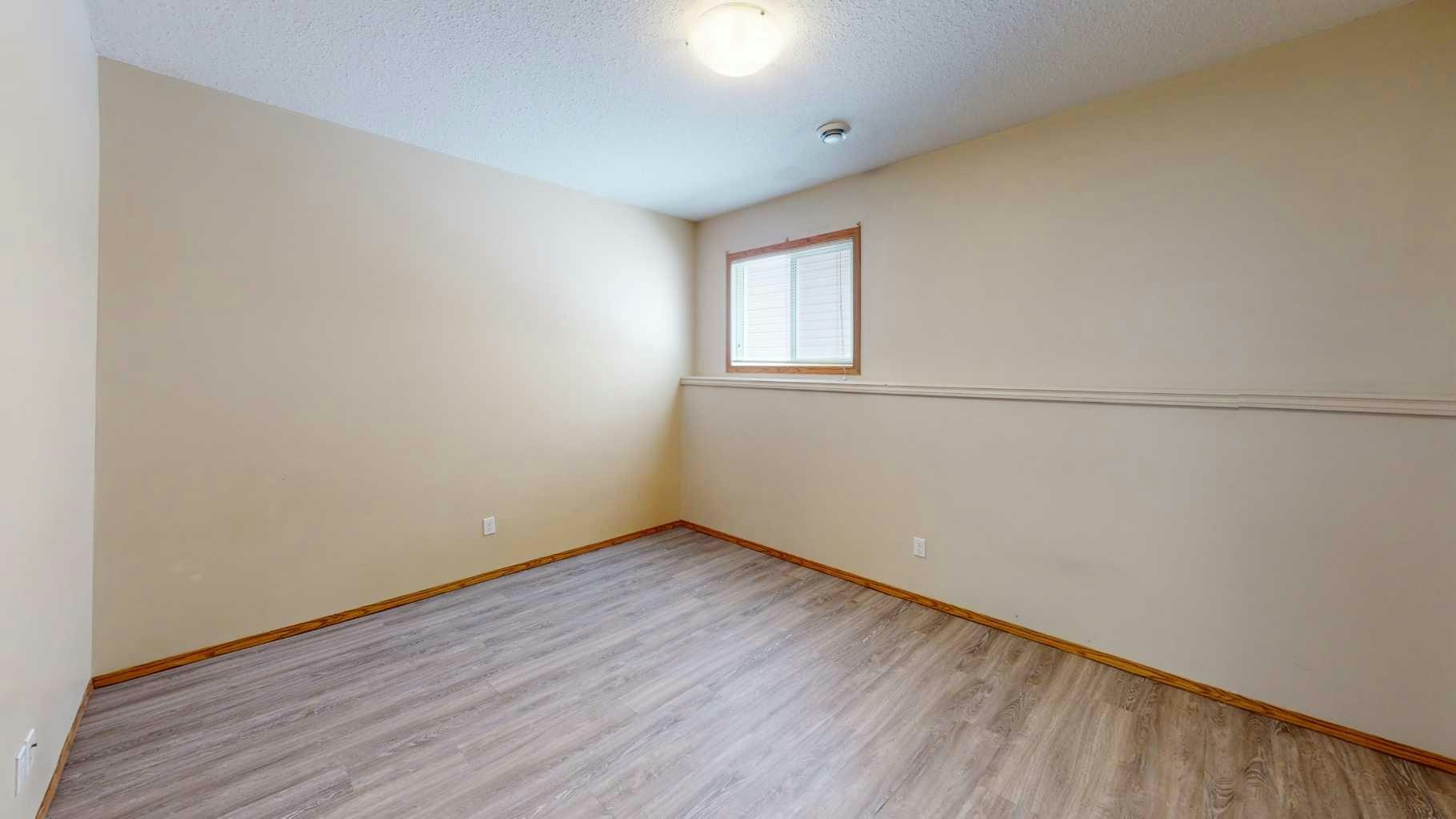 B-9911 109 Avenue, Grande Prairie, AB, T8V 1R7 - 10