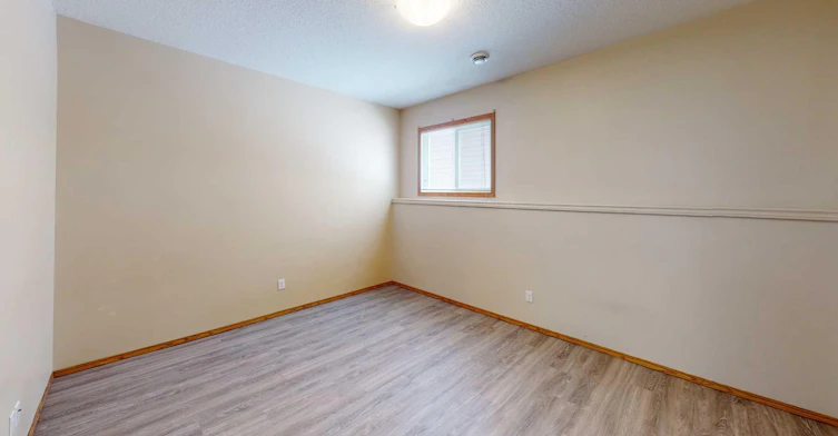 B-9911 109 Avenue, Grande Prairie, AB, T8V 1R7 - 10