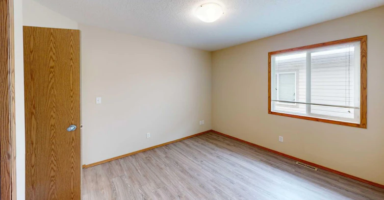 B-9911 109 Avenue, Grande Prairie, AB, T8V 1R7 - 7