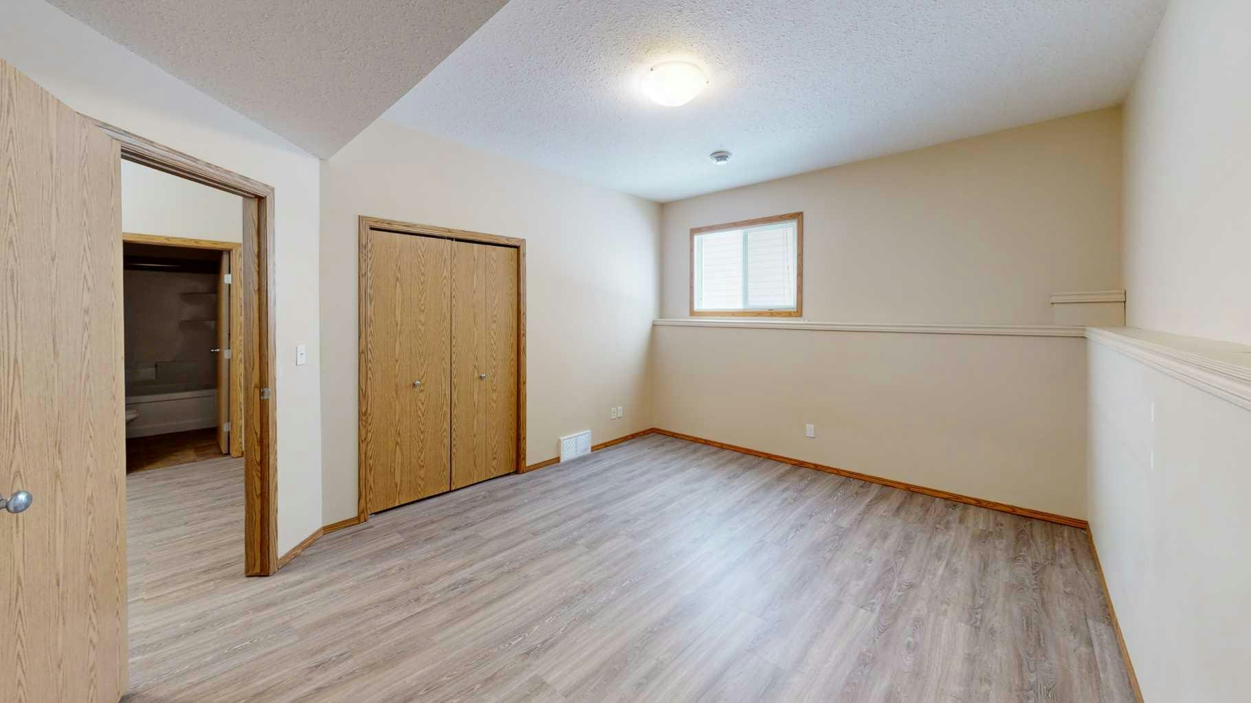 B-9911 109 Avenue, Grande Prairie, AB, T8V 1R7 - 12