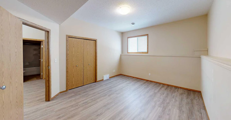B-9911 109 Avenue, Grande Prairie, AB, T8V 1R7 - 12
